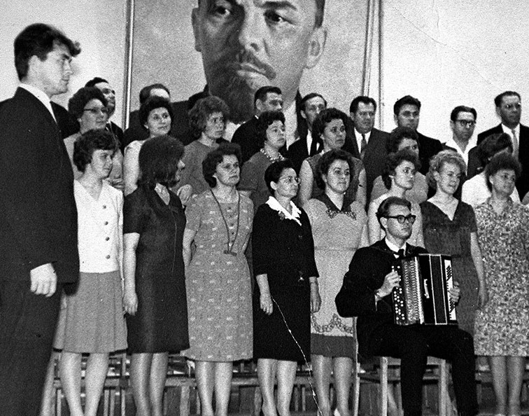  хора преподавателей института 8 мая 1965 г